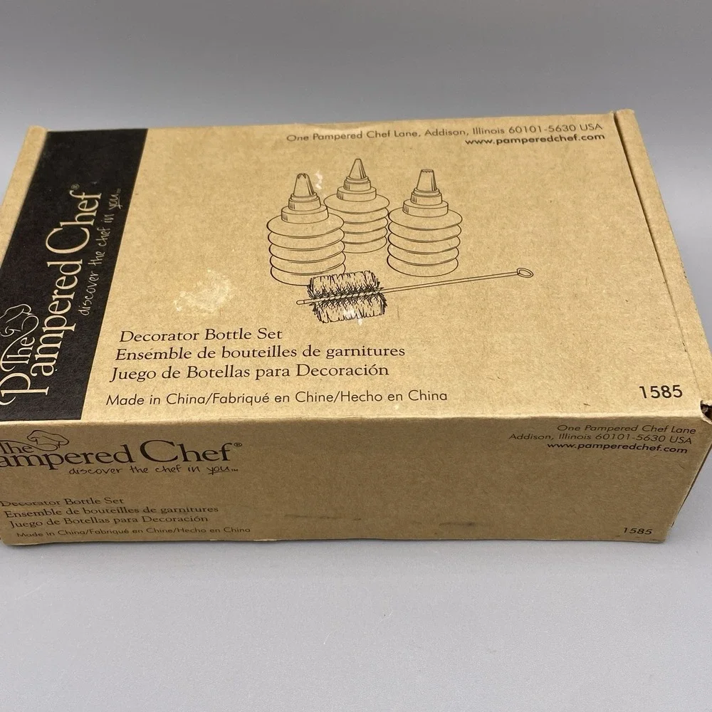 Pampered Chef Easy Accent Decorator Bottle Set‎ + 5 Extra Tips Cookie Cake Icing